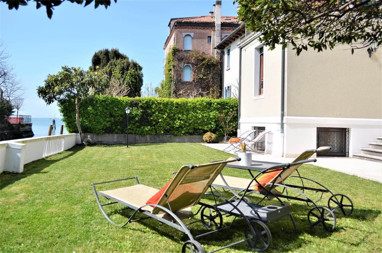 Hébergement de vacances Une, Garden, And Culture